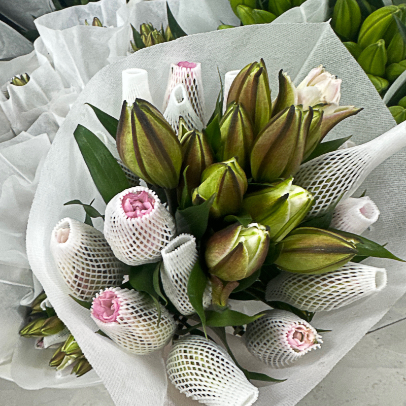 Isabella Double Lily